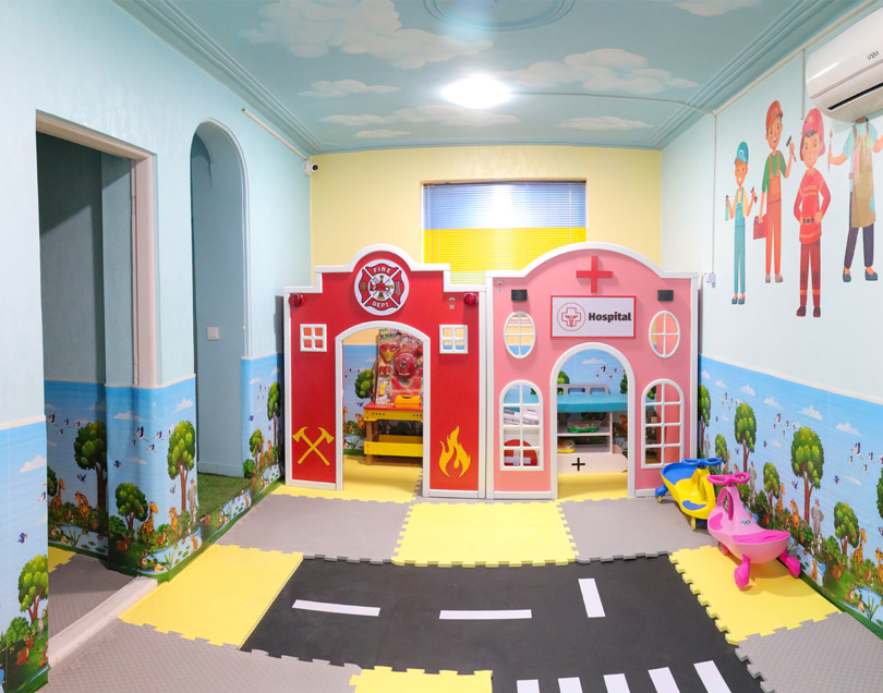 فضای غرفه مشاغل قلعه کاربازی